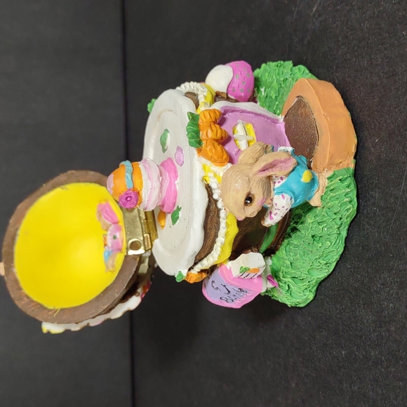 Hinged top Easter House "Chocolate Egg" - Picture 1 of 8